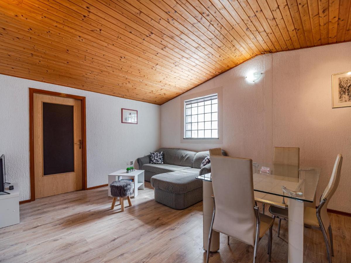 Apartmani Arijana Medulin Exterior photo